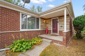 21848 Sussex St in Oak Park, MI - Building Photo - Building Photo