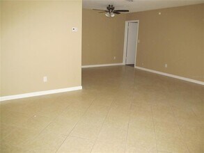 11275 90th Terrace in Seminole, FL - Building Photo - Building Photo