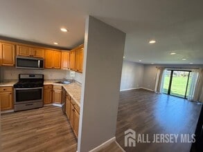 253 Bromley Pl in East Brunswick, NJ - Building Photo - Building Photo