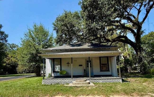 470 S 3rd St in Silsbee, TX - Foto de edificio - Building Photo