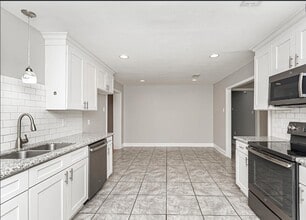 636 Castlewood St in Denham Springs, LA - Building Photo - Building Photo