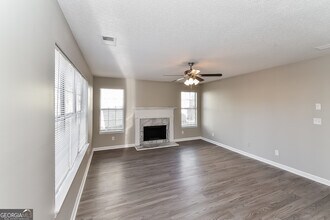 7949 Mustang Ln in Riverdale, GA - Building Photo - Building Photo
