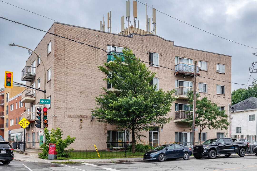 6390 Boul Gouin in Montréal, QC - Building Photo