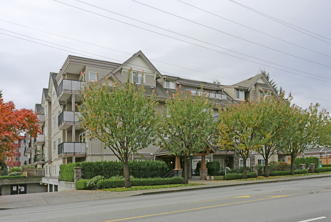 Falcon Manor in Maple Ridge, BC - Building Photo