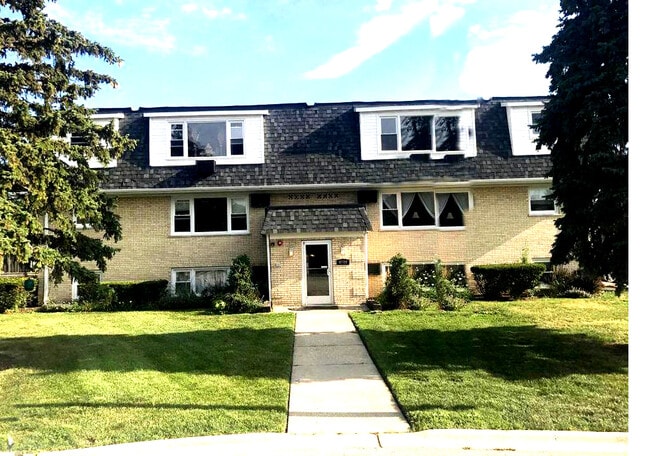 property at 9709 W Lorraine Dr