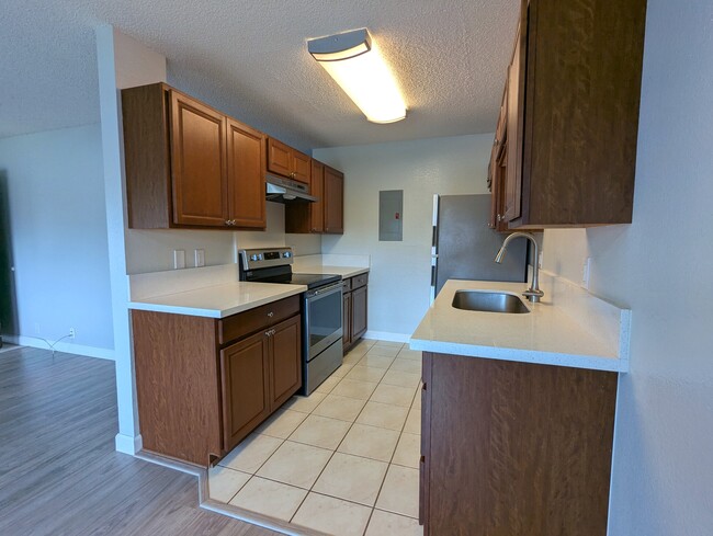 94-1088-1088 Paawalu St in Waipahu, HI - Building Photo - Building Photo
