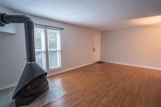 4020 Holland Ave in Dallas, TX - Building Photo - Building Photo