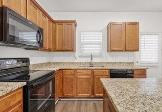 147 Ofner Dr in La Vergne, TN - Building Photo - Building Photo