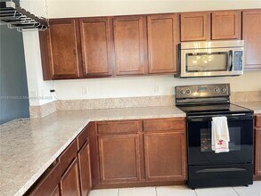 27563 SW 139th Pl in Homestead, FL - Foto de edificio - Building Photo