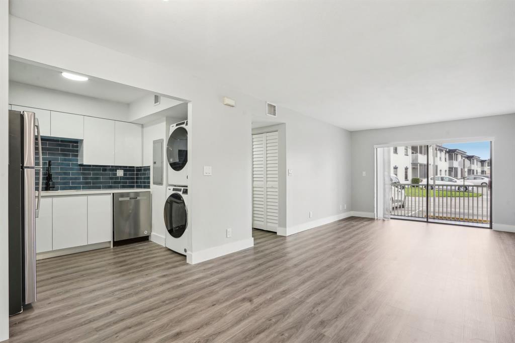 3210 NW 84th Ave, Unit 124 in Sunrise, FL - Building Photo