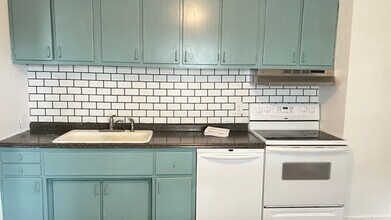 305 N 18th St in Morehead City, NC - Building Photo - Building Photo