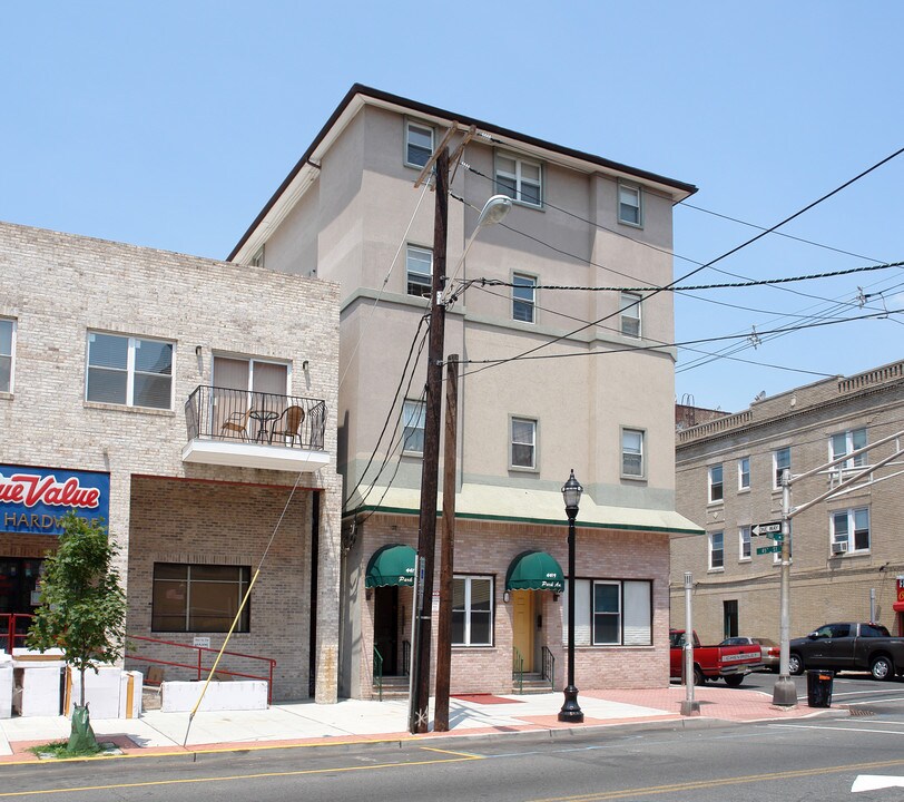 4417 Park Ave in Union City, NJ - Building Photo