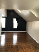 1807 W Eddy St, Unit 2 Bedroom with Den in Chicago, IL - Foto de edificio - Building Photo