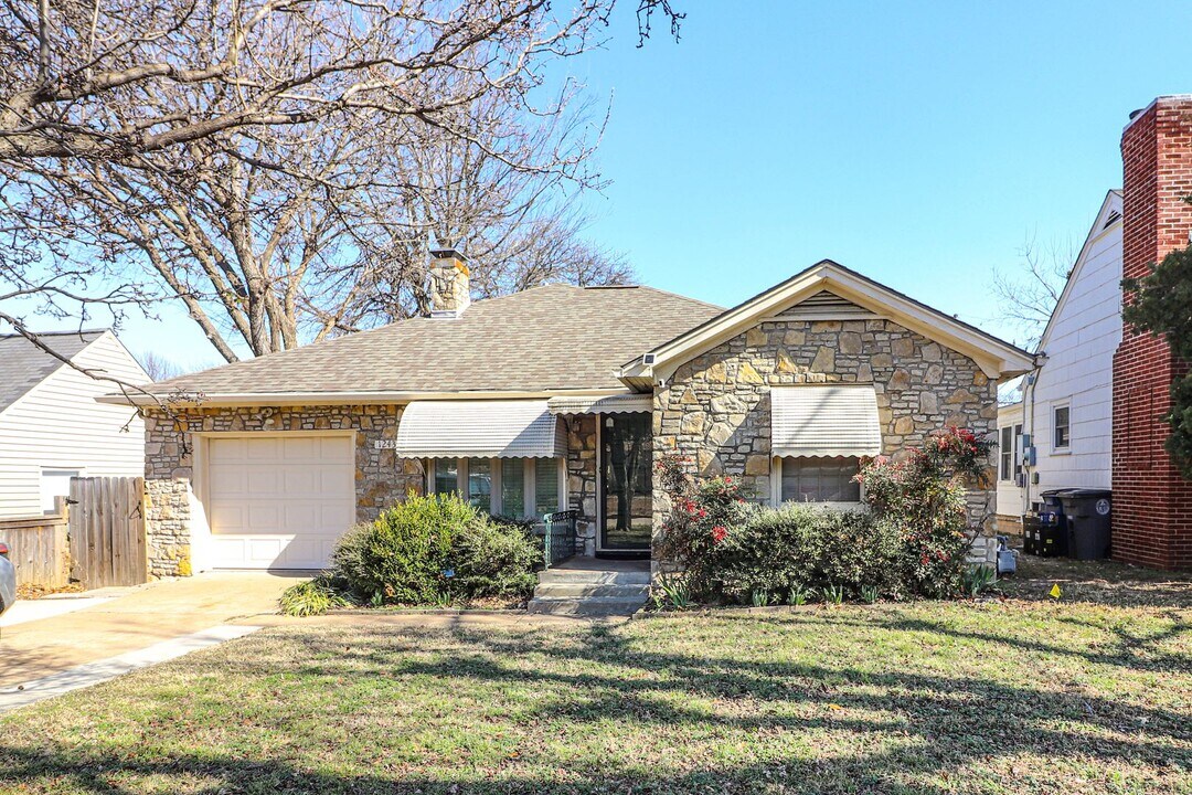1243 S Richmond Ave in Tulsa, OK - Building Photo