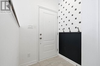 40 Jaguar Pvt in Stittsville, ON - Building Photo - Building Photo