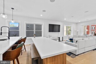 615 Irving St NW in Washington, DC - Building Photo - Building Photo