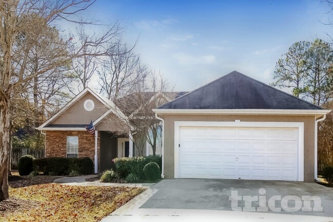 608 Waterford Ln