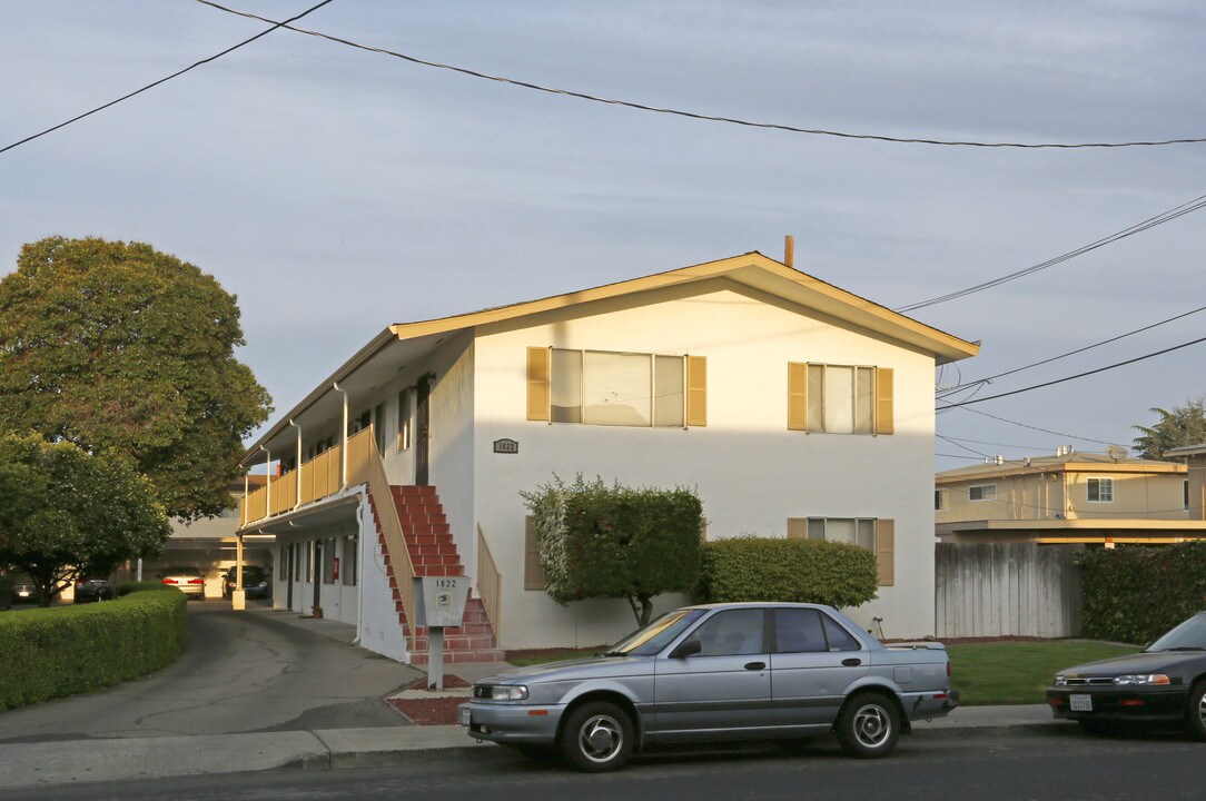 1622 Pomeroy Ave in Santa Clara, CA - Building Photo