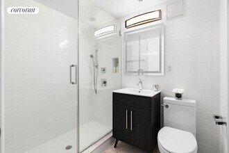 350 W 57th St in New York, NY - Building Photo - Building Photo