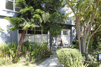 454 S Rexford Dr in Beverly Hills, CA - Building Photo - Building Photo