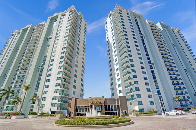 2641 N Flamingo Rd in Plantation, FL - Building Photo - Building Photo