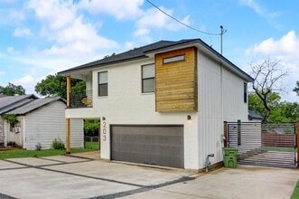 203 S Cockrell Hill Rd in Dallas, TX - Foto de edificio - Building Photo