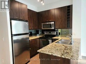 88-288 Broadway Ave in Toronto, ON - Building Photo - Building Photo