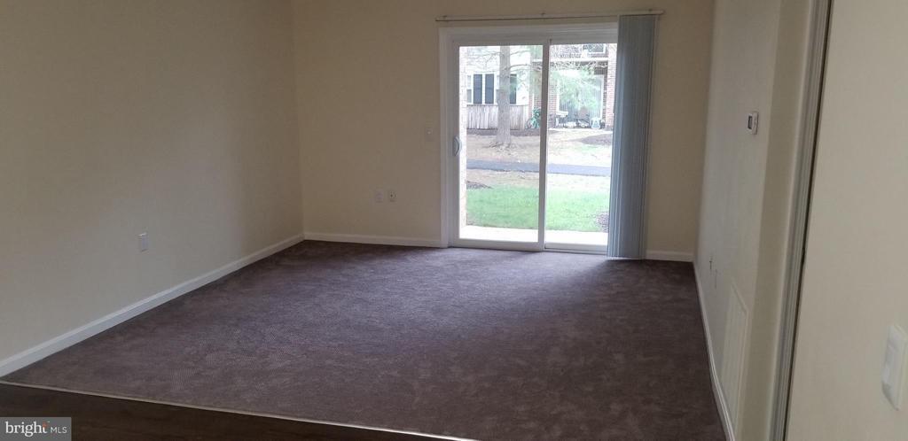 18324 Streamside Dr, Unit 103 in Gaithersburg, MD - Building Photo