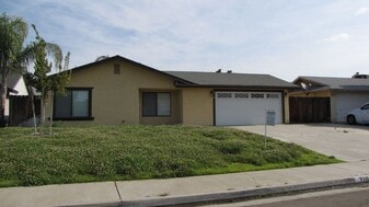 316 Pearson Ave in Bakersfield, CA - Building Photo