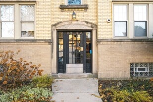 5501 W School St in Chicago, IL - Building Photo