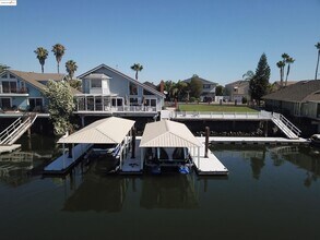 5752 Drakes Dr in Discovery Bay, CA - Building Photo - Building Photo