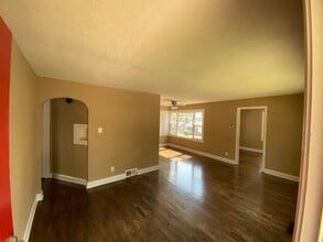 1429 Grand Ave in Leavenworth, KS - Building Photo - Building Photo