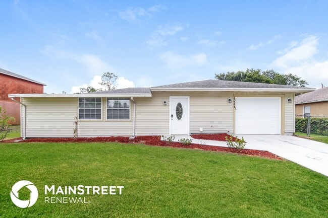 property at 1054 Fairplay Ave NW