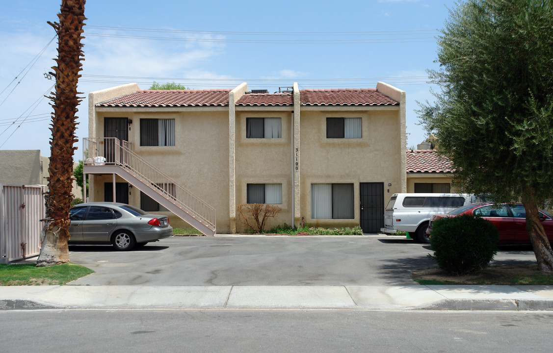 51100 Avenida Navarro in La Quinta, CA - Foto de edificio