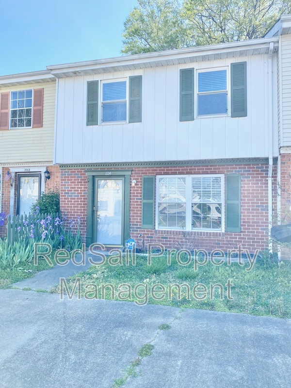 1114 Clear Springs Rd in Virginia Beach, VA - Building Photo - Building Photo