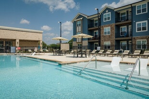 Reflection Pointe in Ooltewah, TN - Building Photo