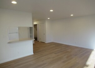 2149 Mount Diablo St, Unit 4 in Concord, CA - Building Photo - Building Photo