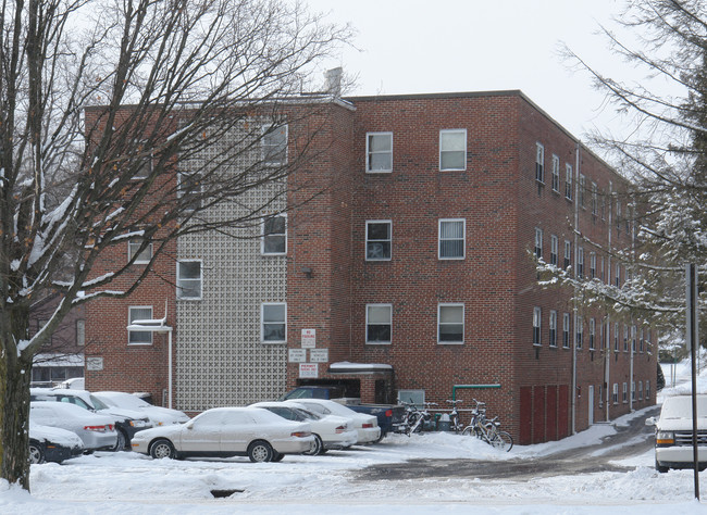 Crestmont in State College, PA - Foto de edificio - Building Photo