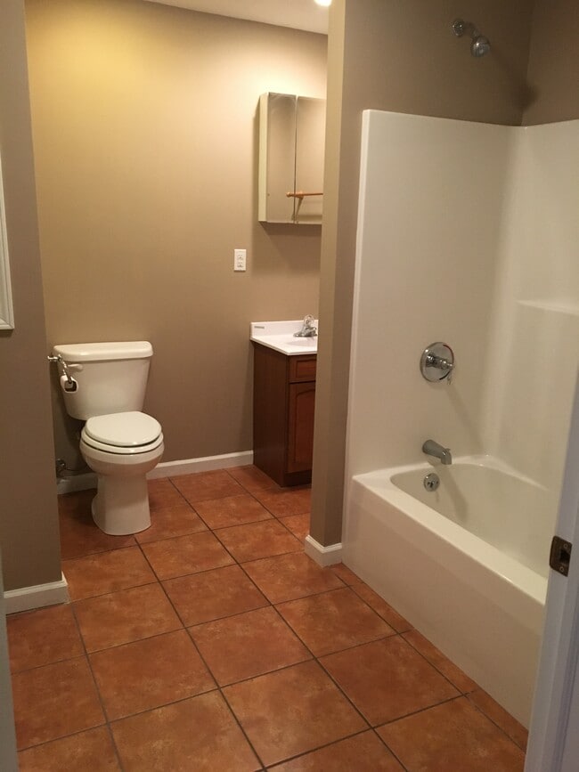 520 Airport Road Apt 101, Unit 101 in Bluefield, WV - Building Photo - Building Photo