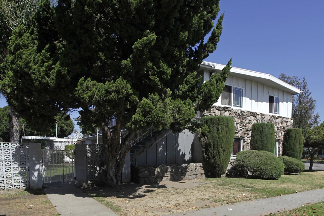 101 S Lillie Ave in Fullerton, CA - Building Photo