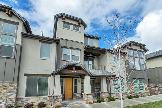 property at 10482 S Beetdigger Blvd