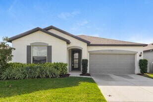 1733 Cayman Cove Cir in St. Cloud, FL - Building Photo