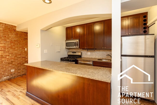 665 W Melrose St, Unit 2F