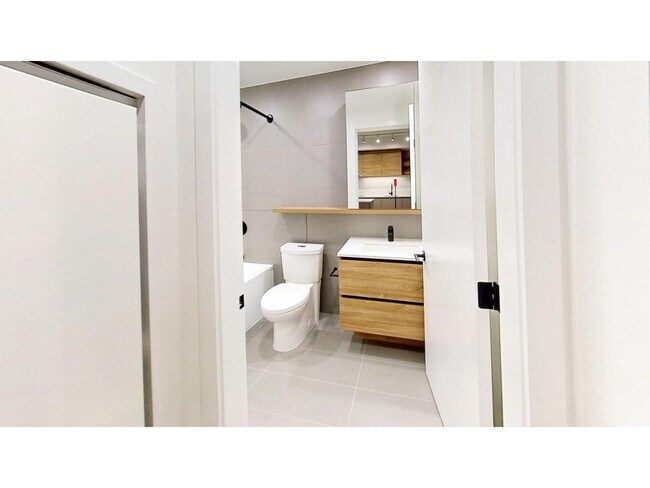 10448 University Dr in Surrey, BC - Building Photo - Building Photo