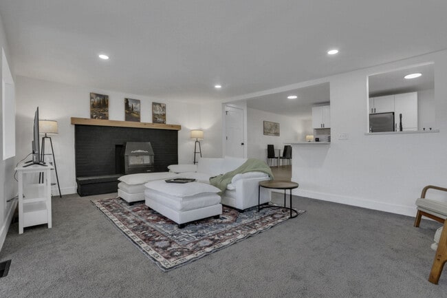 4260 Sitterley Rd NW