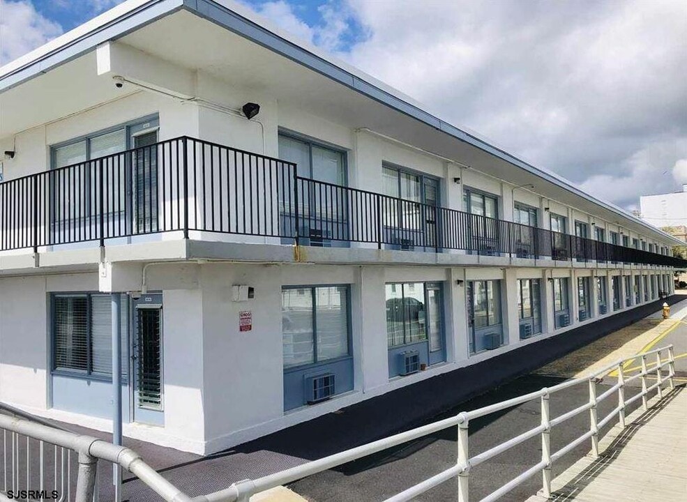 3501 Boardwalk in Atlantic City, NJ - Building Photo