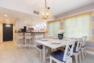 8132 Camino del Sol in San Diego, CA - Building Photo - Building Photo