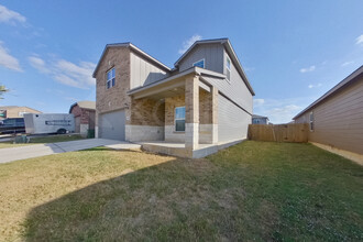 105 Declaration Ln in Liberty Hill, TX - Building Photo - Building Photo