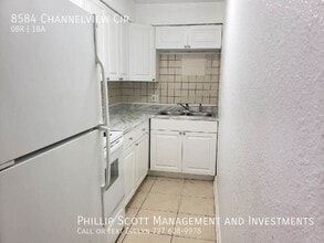 8584 Channelview Cir in Tampa, FL - Building Photo - Building Photo