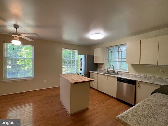 11859 New Country Ln in Columbia, MD - Building Photo - Building Photo